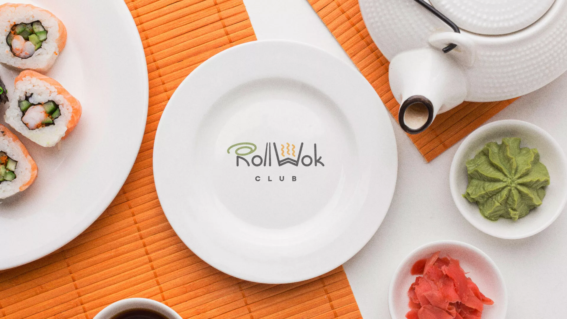 Разработка логотипа и фирменного стиля суши-бара «Roll Wok Club» в Шарыпово